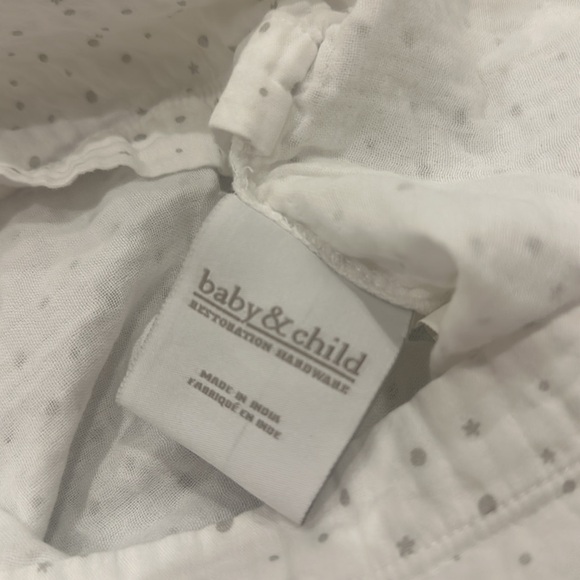 Restoration Hardware star print bassinet sheets. Set of 2. - Picture 8 of 8